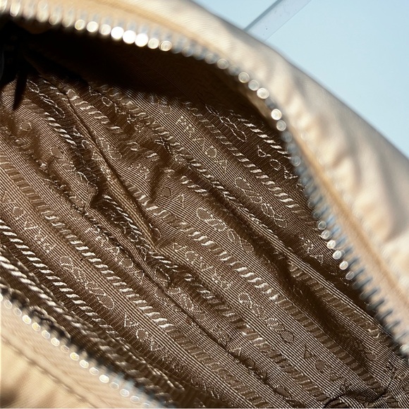 Prada Tessuto Re-Edition 2000 Mini Hobo - Picture 3 of 11